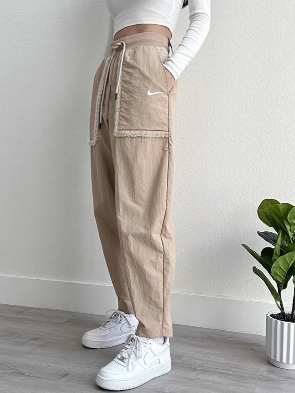 Nike Sportswear Ess Woven High Waist Curve Pants